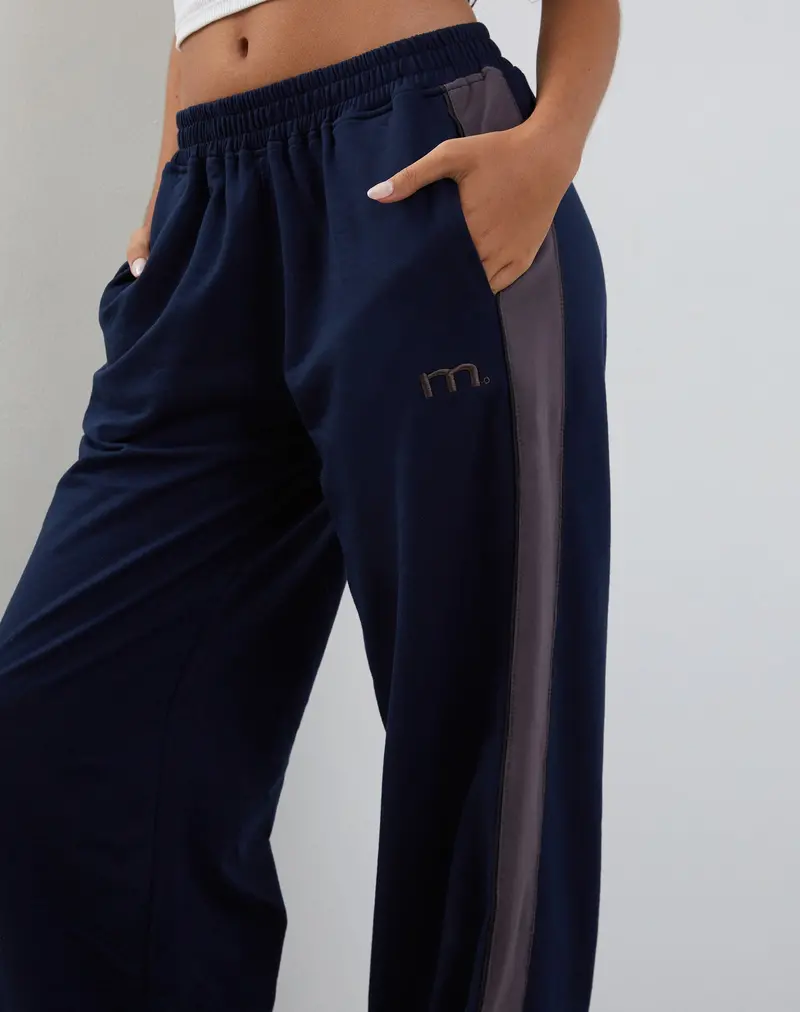 Bedion Oversized Jogger In Navy With M Embroidery 1